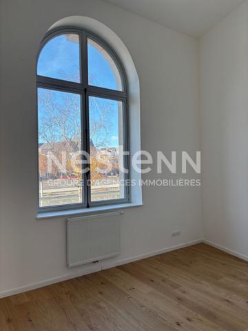 RARE À LA VENTE - DISPONIBLE IMMÉDIATEMENT - APPARTEMENT - TERRASSE - PARKING