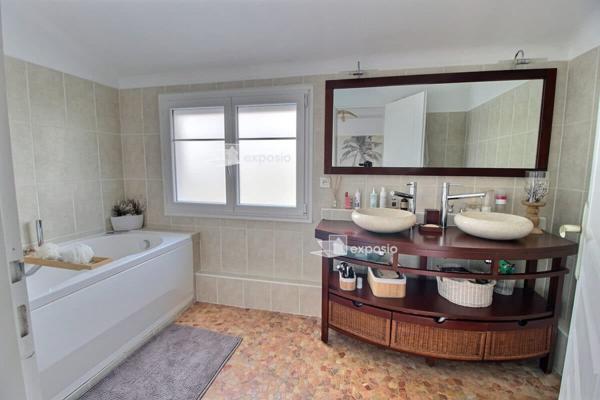 Maison Magne 5 pièce(s) 181 m2