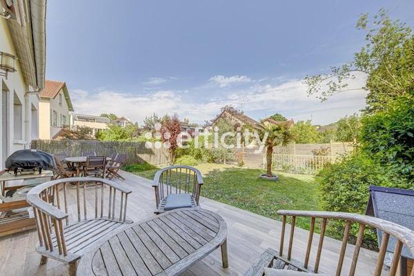 Maison 7 pièces - 354 m²