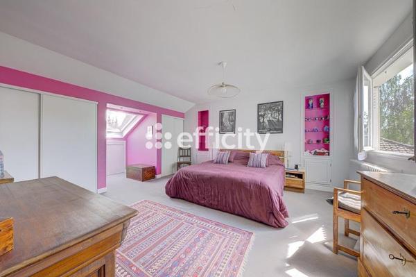 Maison 7 pièces - 354 m²