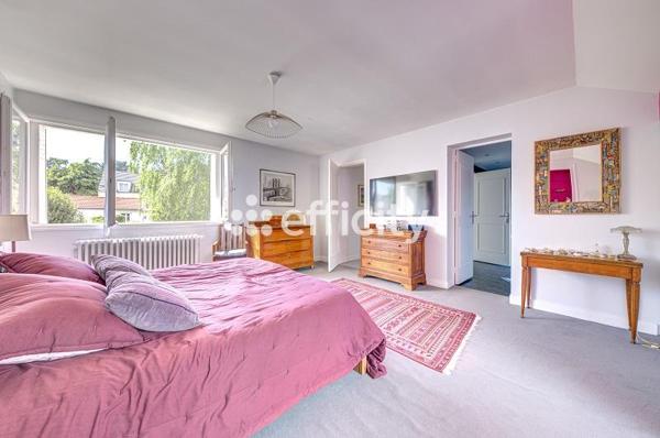Maison 7 pièces - 354 m²