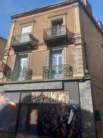 Idéal jeune investisseur!!! Ensemble immobilier (un T5 et un local) 12% rentabilité potentielle