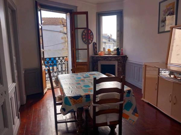 Idéal jeune investisseur!!! Ensemble immobilier (un T5 et un local) 12% rentabilité potentielle