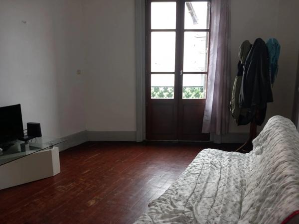 Idéal jeune investisseur!!! Ensemble immobilier (un T5 et un local) 12% rentabilité potentielle