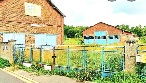 Terrain de 46 000 m²