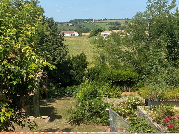 À VENDRE - MONBLANC - MAISON DE VILLAGE T4 - avec vue dégagée sur les vallons