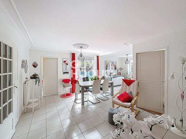 Maison à vendre de 4 pièces de 87 m² de plein pied à TINQUEUX