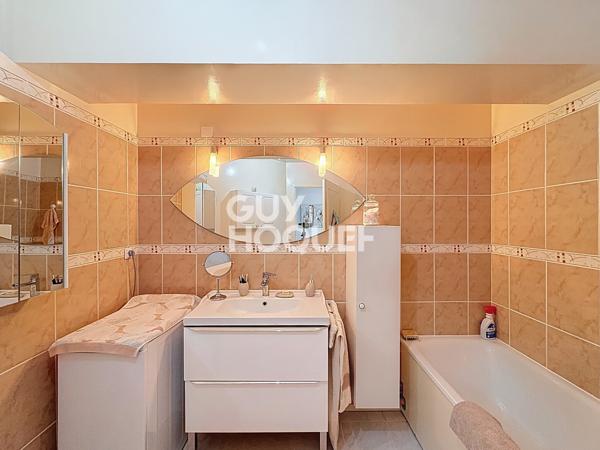 Maison à vendre de 4 pièces de 87 m² de plein pied à TINQUEUX