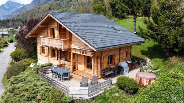 Haute Savoie (74), à vendre SAMOENS - Domaine skiable du Grand Massif - Chalet P6