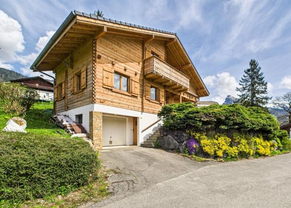 Haute Savoie (74), à vendre SAMOENS - Domaine skiable du Grand Massif - Chalet P6