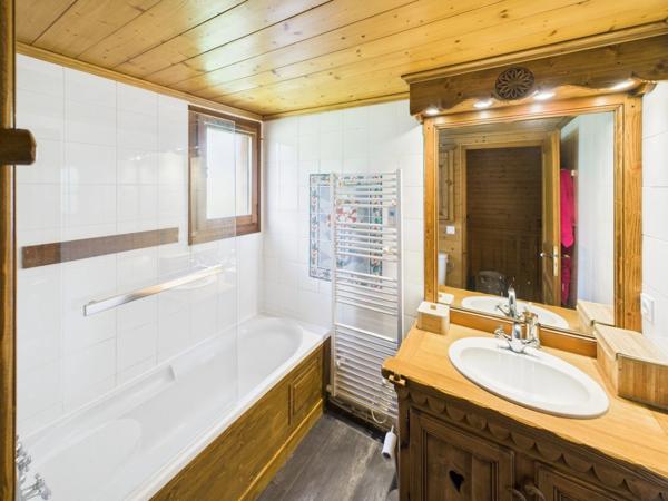 Haute Savoie (74), à vendre SAMOENS - Domaine skiable du Grand Massif - Chalet P6