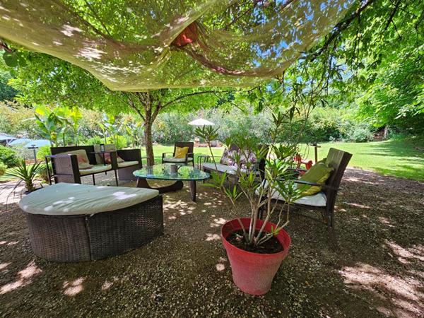 A Collonges La Rouge : Moulin historique du 17° avec gîte indépendant - Rentabilité & charme en Corrèze ! EXCLUSIVITE