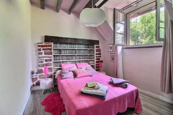 A Collonges La Rouge : Moulin historique du 17° avec gîte indépendant - Rentabilité & charme en Corrèze ! EXCLUSIVITE