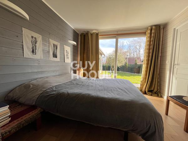 Maison de plain-pied 5 pièce(s) 137,54 m2 avec piscine et un chalet d'habitation de 37.92m² sur terrain de 1480m²