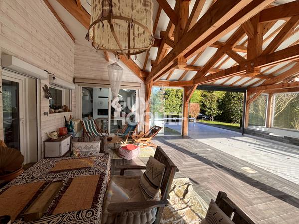 Maison de plain-pied 5 pièce(s) 137,54 m2 avec piscine et un chalet d'habitation de 37.92m² sur terrain de 1480m²