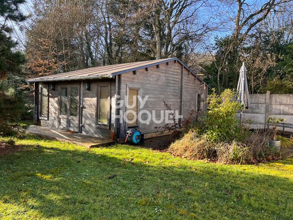 Maison de plain-pied 5 pièce(s) 137,54 m2 avec piscine et un chalet d'habitation de 37.92m² sur terrain de 1480m²