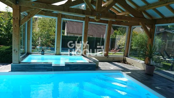 Maison de plain-pied 5 pièce(s) 137,54 m2 avec piscine et un chalet d'habitation de 37.92m² sur terrain de 1480m²