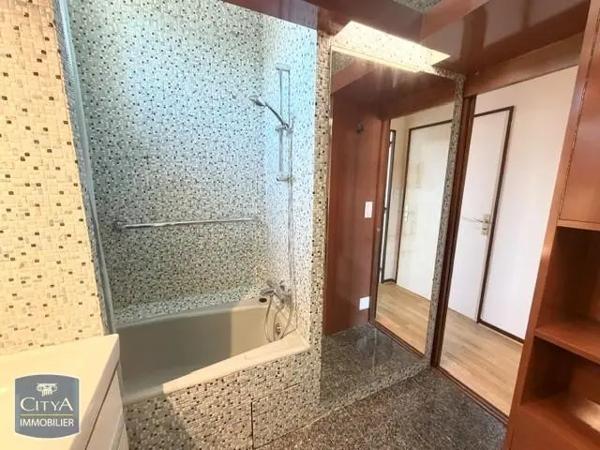 Appartement à louer 4 pièces 94m² Clermont-Ferrand (63000)