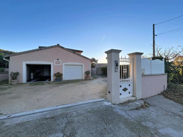 Grande maison lumineuse - 4 chambres de 144 m² à LAVEYRON