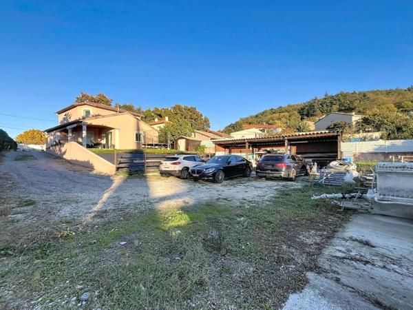 Grande maison lumineuse - 4 chambres de 144 m² à LAVEYRON