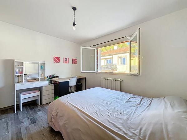 Grande maison lumineuse - 4 chambres de 144 m² à LAVEYRON