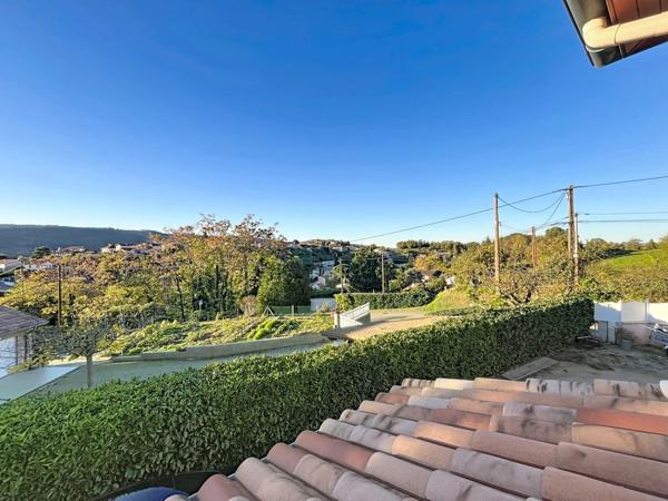 Grande maison lumineuse - 4 chambres de 144 m² à LAVEYRON