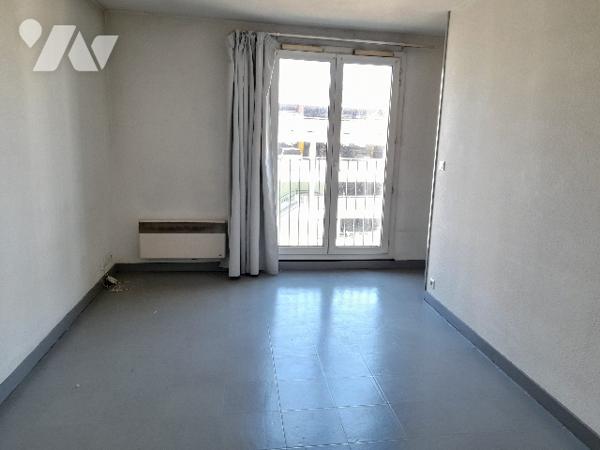 POITIERS, Boulevard Solferino, studio