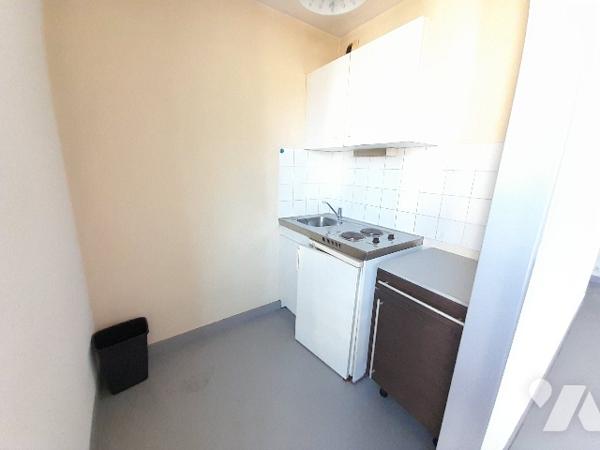 POITIERS, Boulevard Solferino, studio