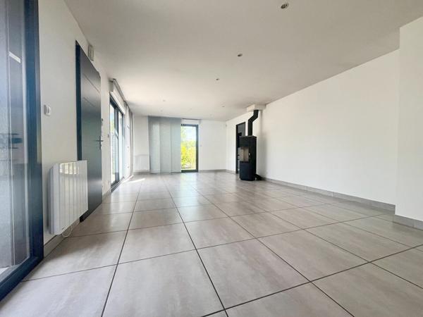 Maison à vendre à Ploeren 99 m² plain-pied 3 chambres bus commerces garage