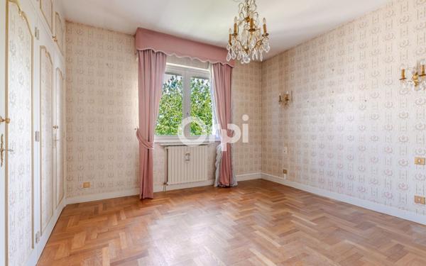 Maison à vendre    9 pièces • 227 m2 Limoges