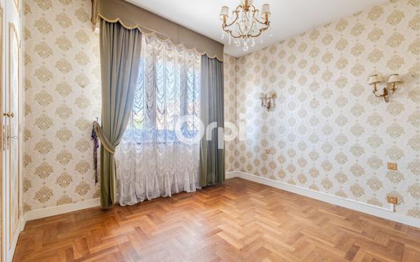 Maison à vendre    9 pièces • 227 m2 Limoges