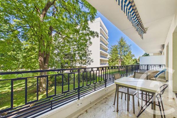 Appartement F5 à vendre  5 pièces - 154,58 m 2   LE BOUSCAT  - 33