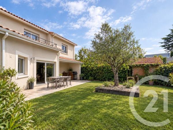 Appartement F5 à vendre  5 pièces - 154,58 m 2   LE BOUSCAT  - 33