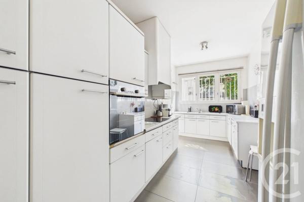 Appartement F5 à vendre  5 pièces - 154,58 m 2   LE BOUSCAT  - 33