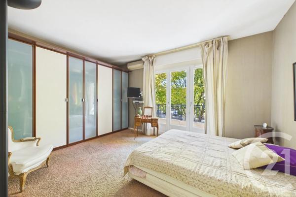 Appartement F5 à vendre  5 pièces - 154,58 m 2   LE BOUSCAT  - 33