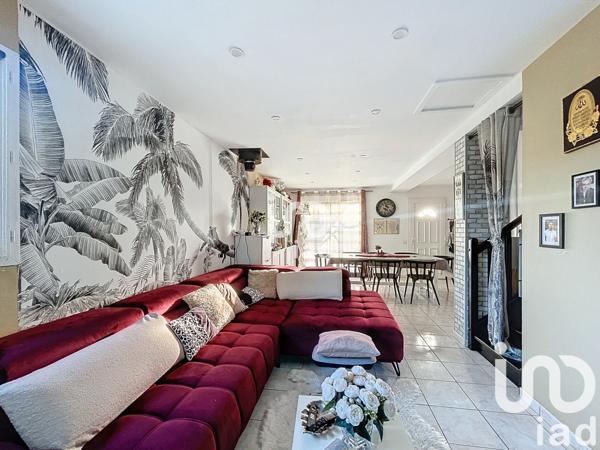 Maison 5 pièces de 104 m² à Claira (66530)