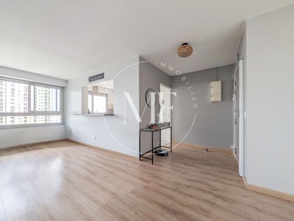 Appartement
         4 pièces
        - 87 m² Exclusivité 469 000 € *