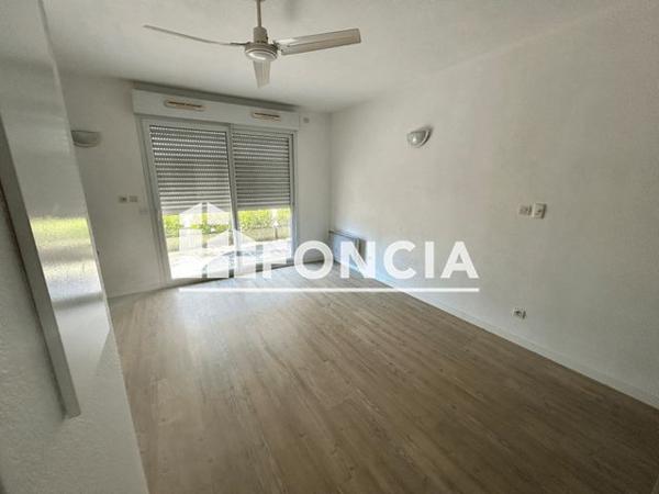 Location Studio 21.17 m² - 14 RUE DE LA SOLE La Rochelle 17000