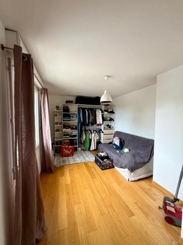 Appartement duplex 3 pièces 65m2 proche Gare avec 2 places de parking