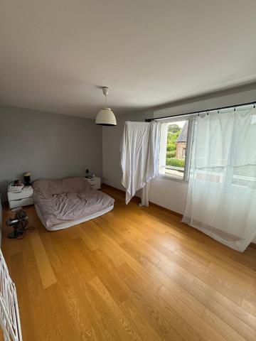 Appartement duplex 3 pièces 65m2 proche Gare avec 2 places de parking