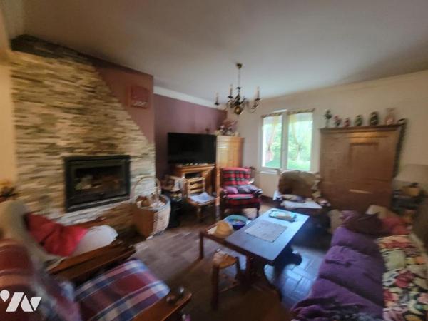 Maison d'habitation dans hameau en campagne