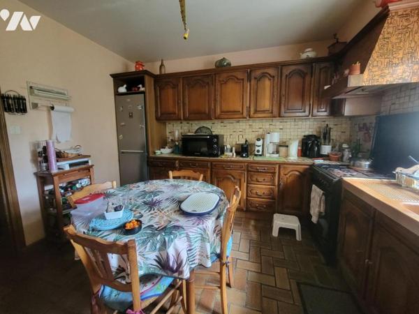 Maison d'habitation dans hameau en campagne