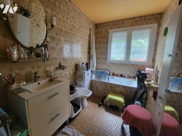 Maison d'habitation dans hameau en campagne