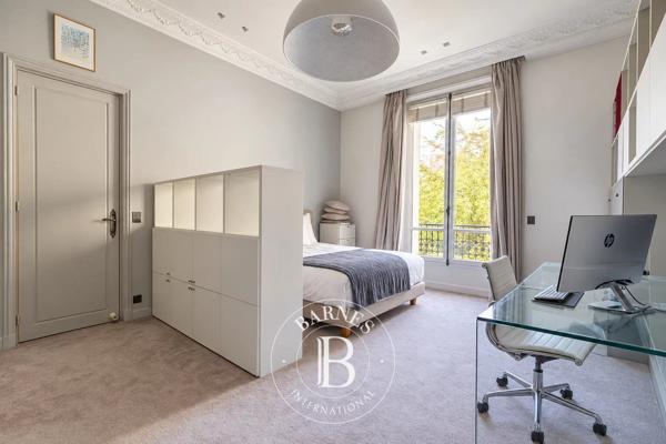 Paris 16ème, Appartement  335 m² à vendre
