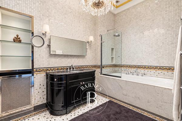 Paris 16ème, Appartement  335 m² à vendre
