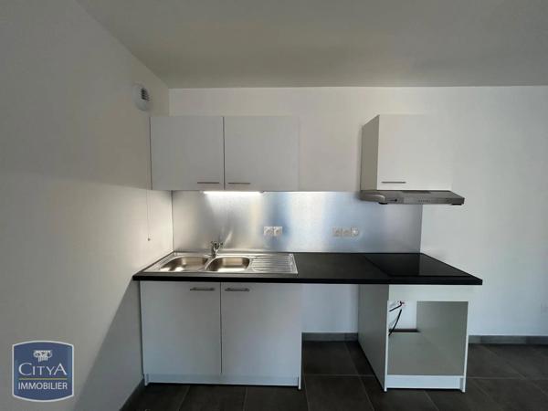 Appartement à louer 3 pièces 74.62m² Vaux-le-Pénil (77000)