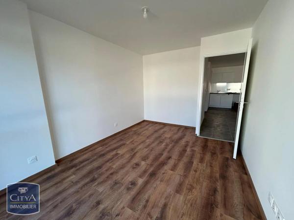 Appartement à louer 3 pièces 74.62m² Vaux-le-Pénil (77000)