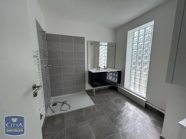 Appartement à louer 3 pièces 74.62m² Vaux-le-Pénil (77000)