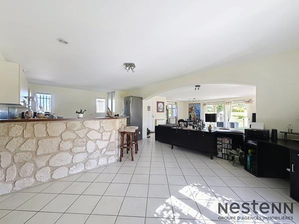 Villa Trets 6 pièce(s) 175 m2 sur 10000 m2 de terrain avec chambre en rdc