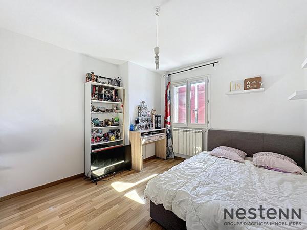 Villa Trets 6 pièce(s) 175 m2 sur 10000 m2 de terrain avec chambre en rdc